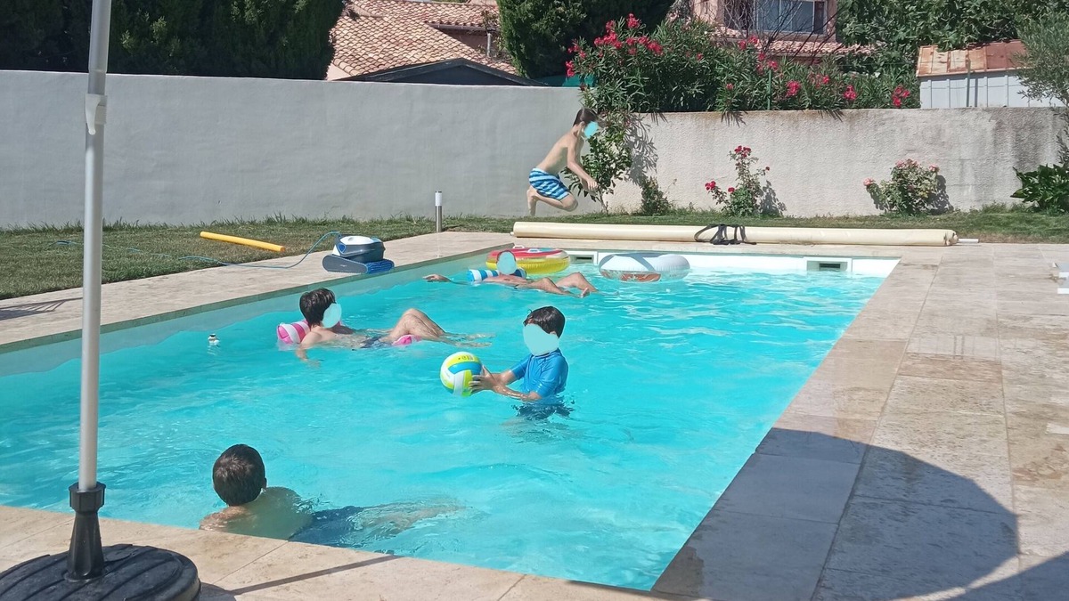 Pelissanne House | Maison Familiale Avec Piscine au Cœur de la Provence