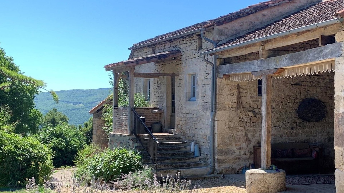Saint-Antonin Noble Val House | Maison D’Artist, 5 minutes from St Antonin Noble Val with Swimming River & Pools