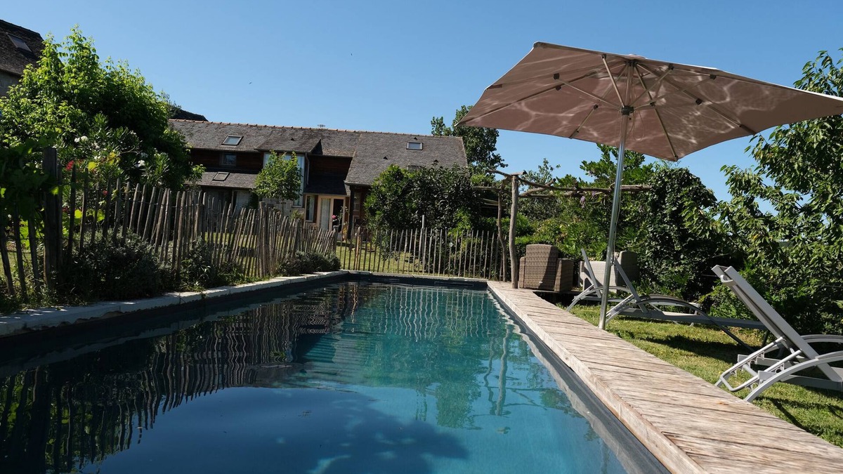 Saint-Cyr-la-Roche House | Maison de Campagne Avec vue , au Calme, Avec Piscine