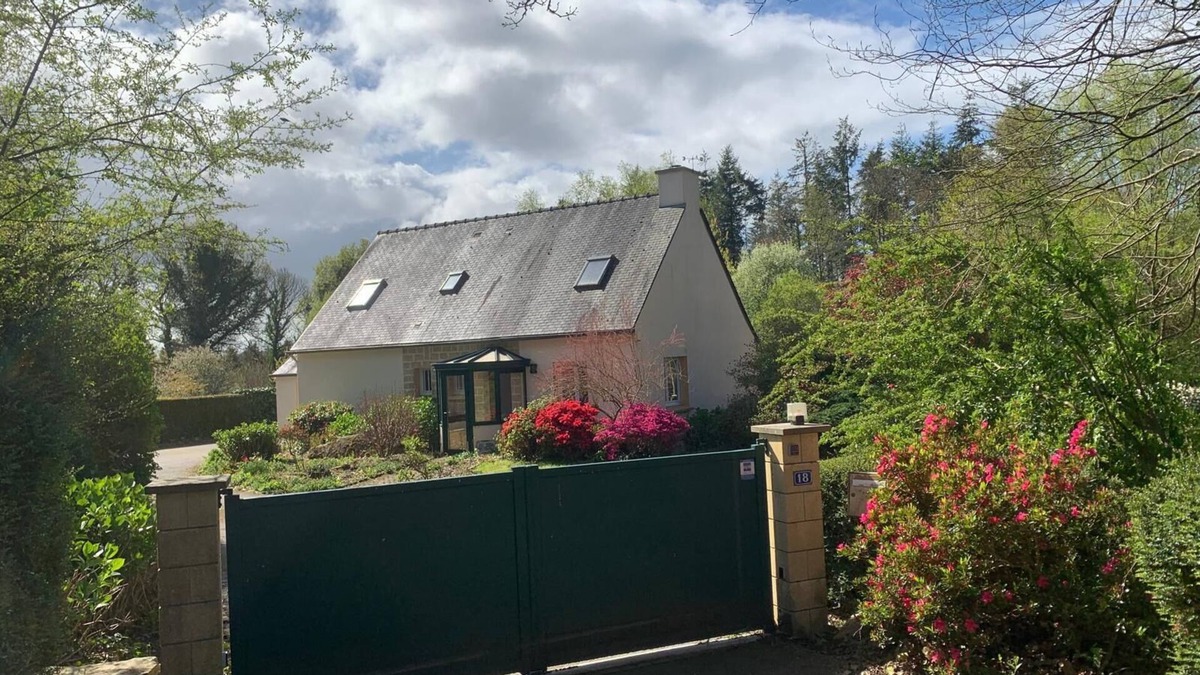 Le Faouet House | Maison Individuelle sur Terrain de 3000m2 à L'orée D'un Bois