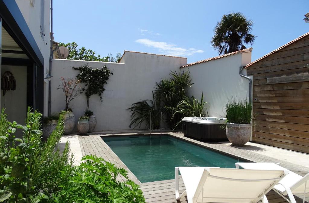 Saint-Martin-de-Re House | Maison Le Clos Neraud avec piscine et SPA