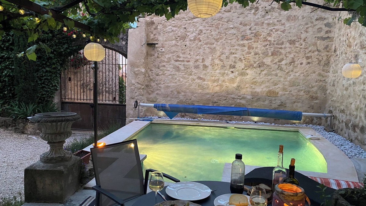 Cabrieres-dʼAigues Bed & Breakfast | Maison Lou Roucas