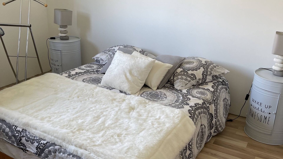 Arnouville-les-Mantes Bed & Breakfast | Maison Moderne au Calme