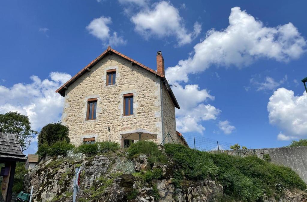 La Chabanne House | Maison moderne avec vue montagne Bourbonnaise - FR-1-489-341