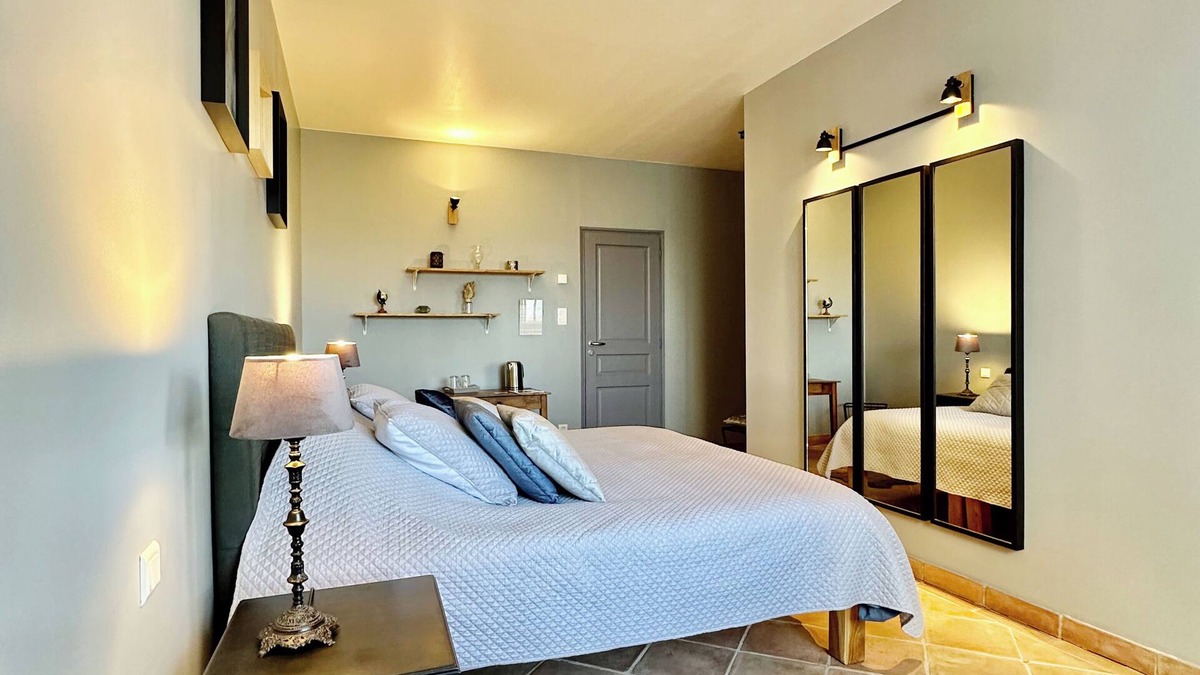 La Fagette Bed & Breakfast | Maison Oléa - "Élégance" guest room overlooking the Vézère valley.
