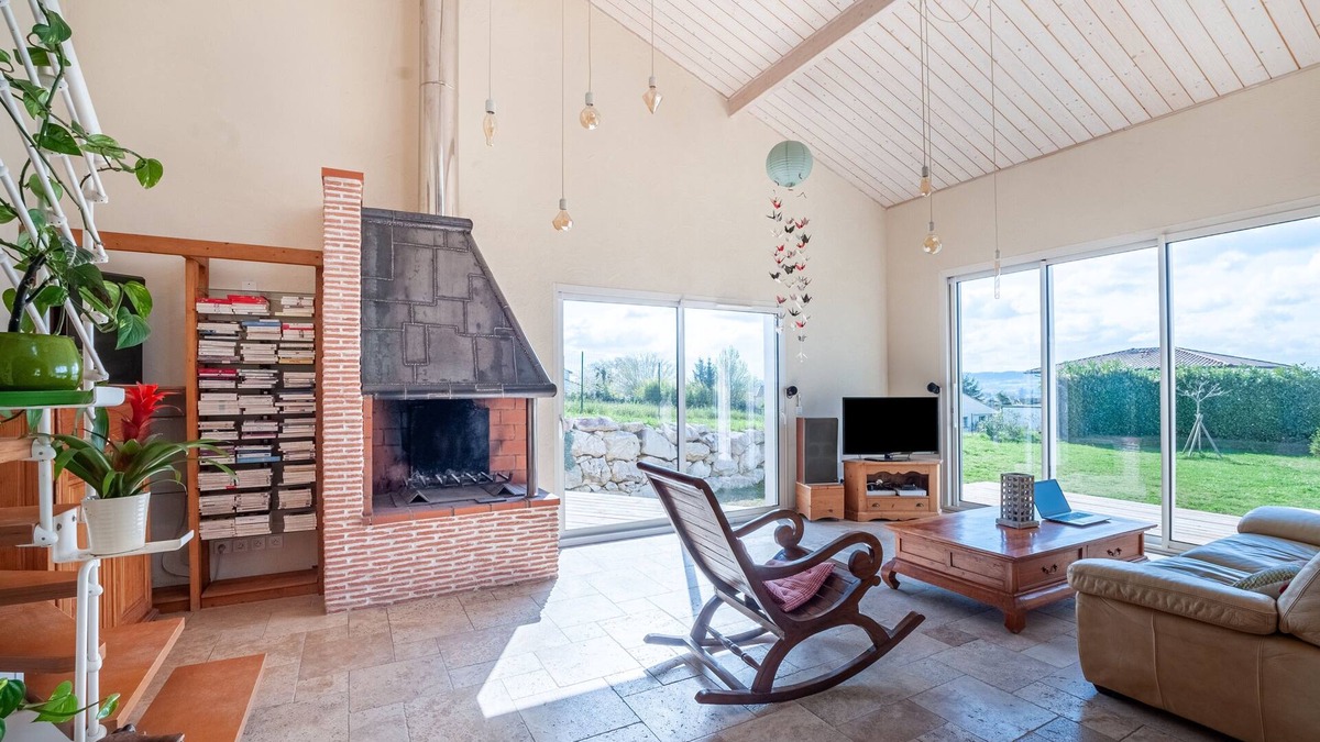 Villeneuve-sur-Lot Villa | Maison Origami - Three Bedroom Villa, Sleeps 6