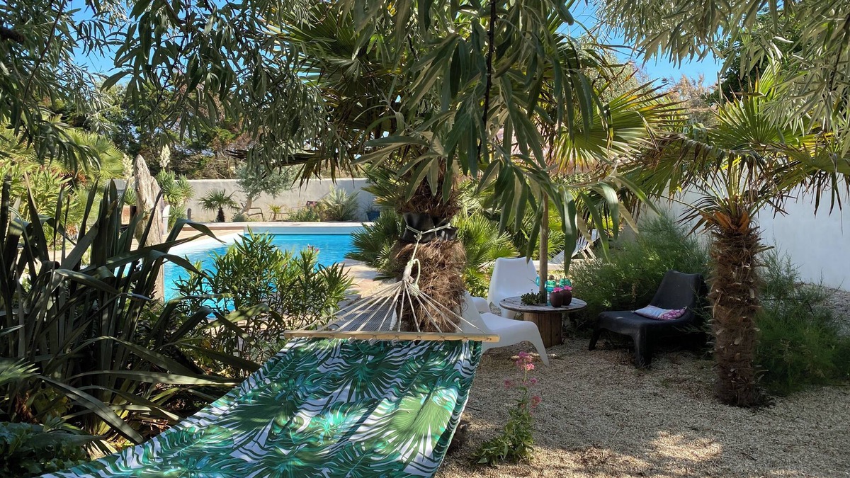 Domino House | Maison Privée Tout Bord de Plage Avec Piscine