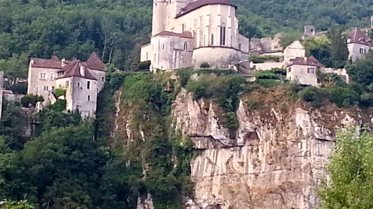 Saint-Cirq-Lapopie Cottage | Maison Panoramique - Charming Stone House perched atop the cliff, Stunning Vista