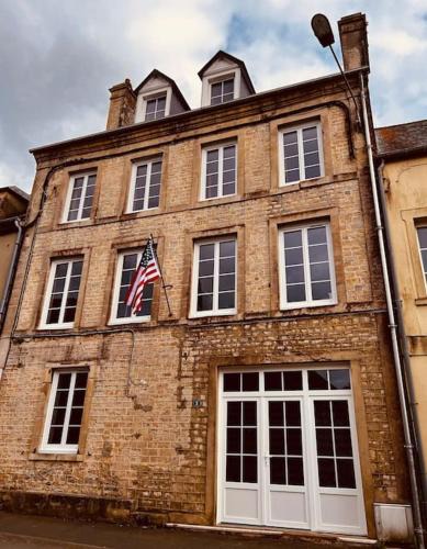 Sainte-Mere-Eglise House | Maison pour 10 personnes max en plein centre de Ste Mère Eglise
