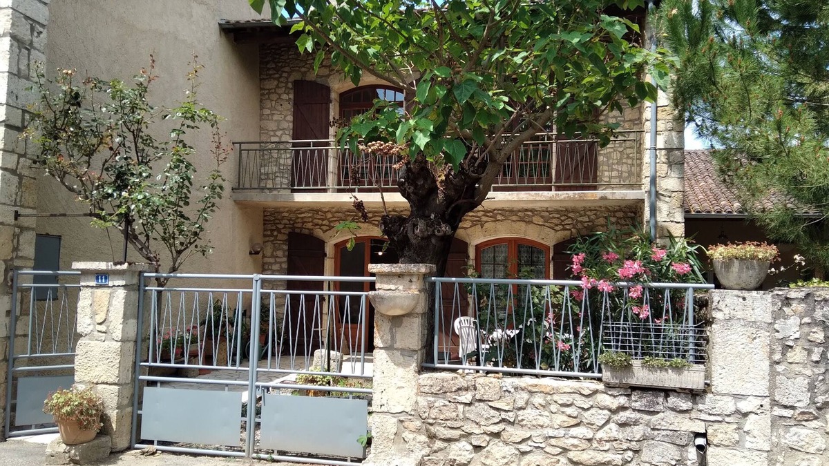 Monfort House | Maison Rénovée Dans Village Gersois