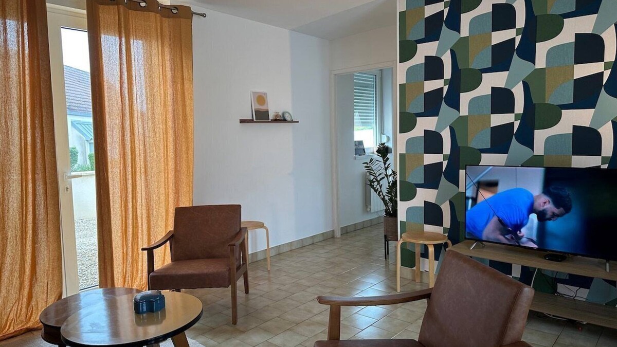 Chablis House | Maison Seventies, climatisée, parking privé