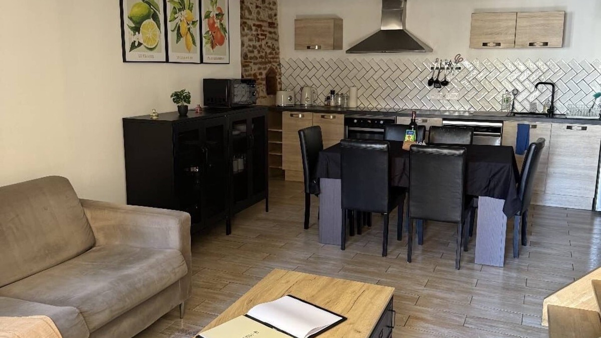 Elne House | Maison Soleil Elne - 2 BR/2 BA/70m2 - charm & comfort, 10 min to the beach
