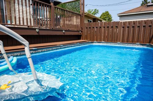 Saint-Hubert House | Maison Spacieuse 3CH Piscine et Jardin Privé