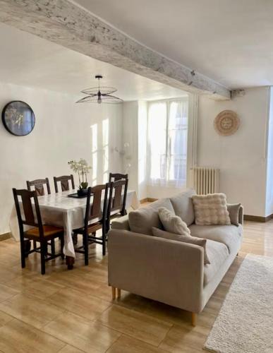 La Trimouille Apartment | Maison spacieuse et paisible à La Trimouille