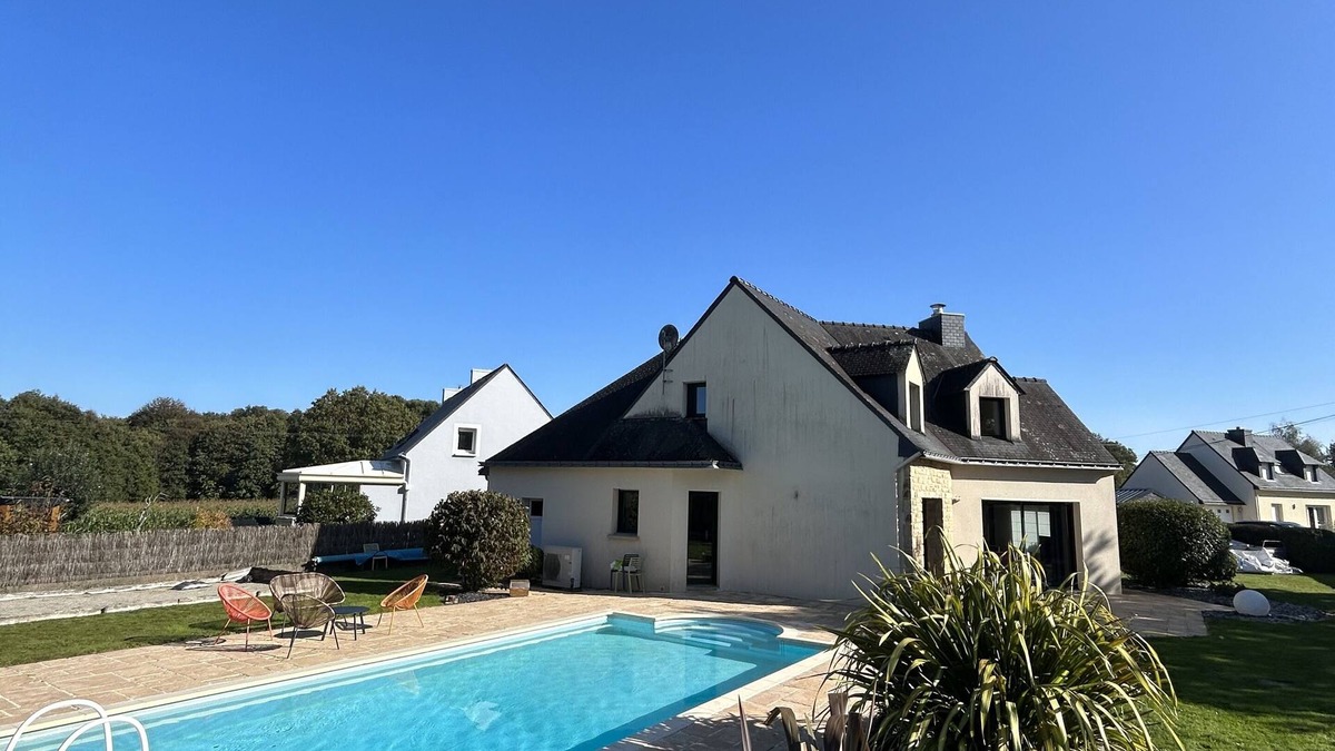Locoal-Mendon House | Maison Spacieuse Avec Piscine Chauffée ,4 Chambres sur Beau Jardin Paysagé