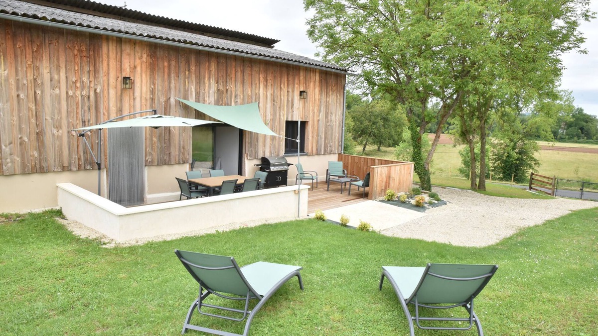 La Chapelle-aux-Saints House | Maison Très Confortable, au Calme, Avec une Grande Terrasse et un Grand Jardin