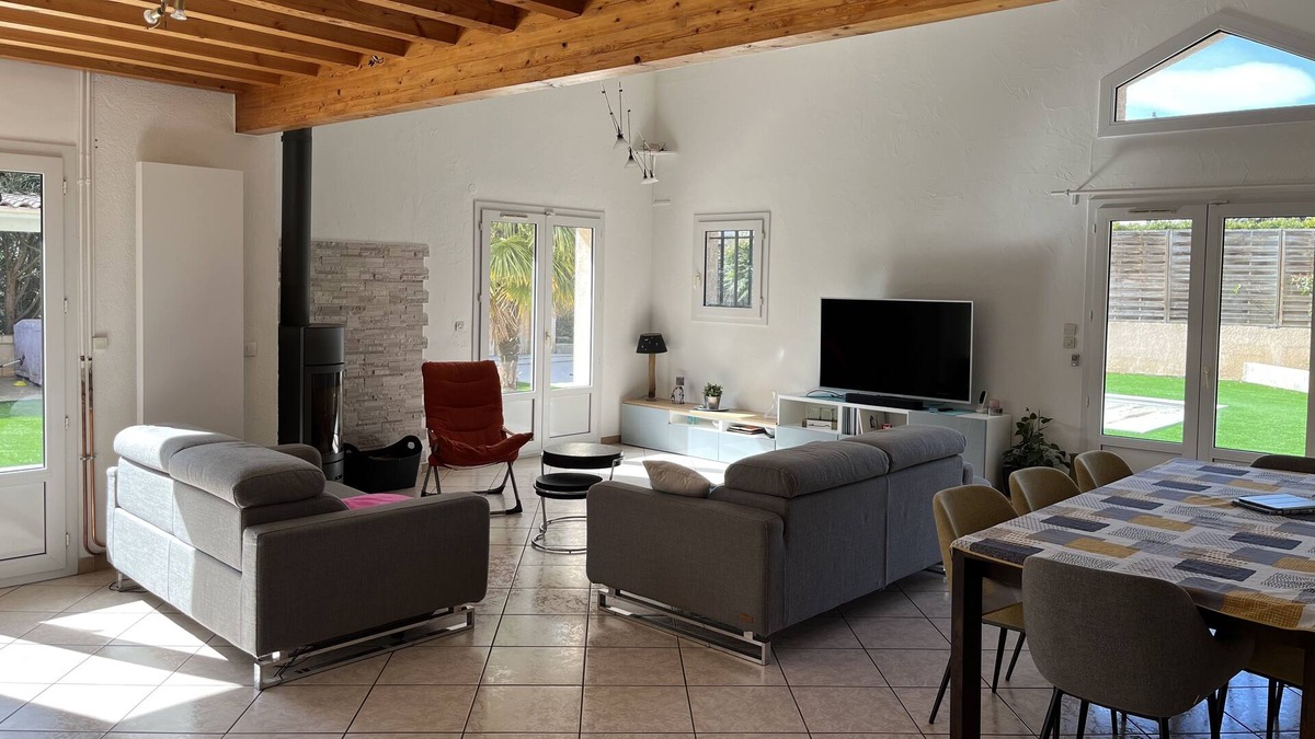 Decines-Charpieu House | Maison Très Lumineuse Avec Dépendance + Piscine à Proximité de Lyon