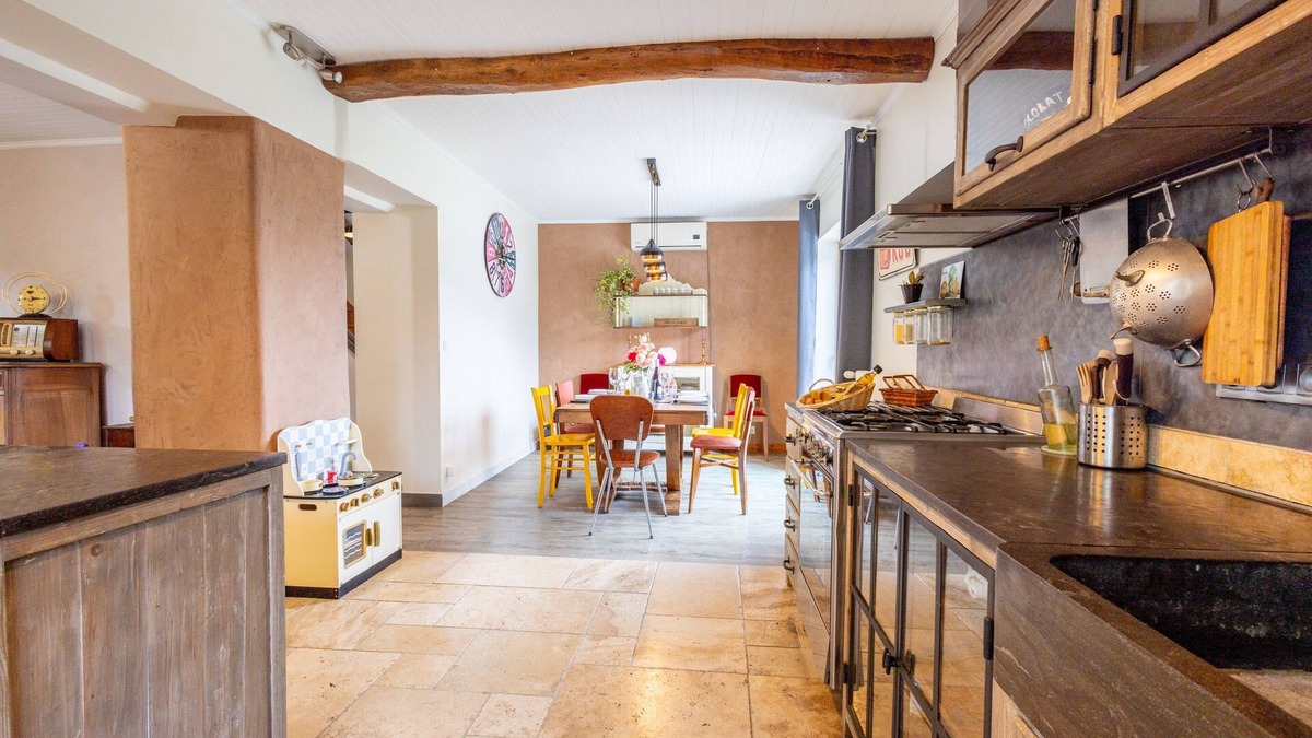Saint-Bueil Villa | Maison Typique Dauphinoise 8/9 Personnes Entre Lacs et Montagnes