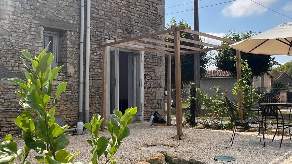 Savigne Other | Maison Vigneronne - Stay on a vineyard in this 18th century stone farmhouse