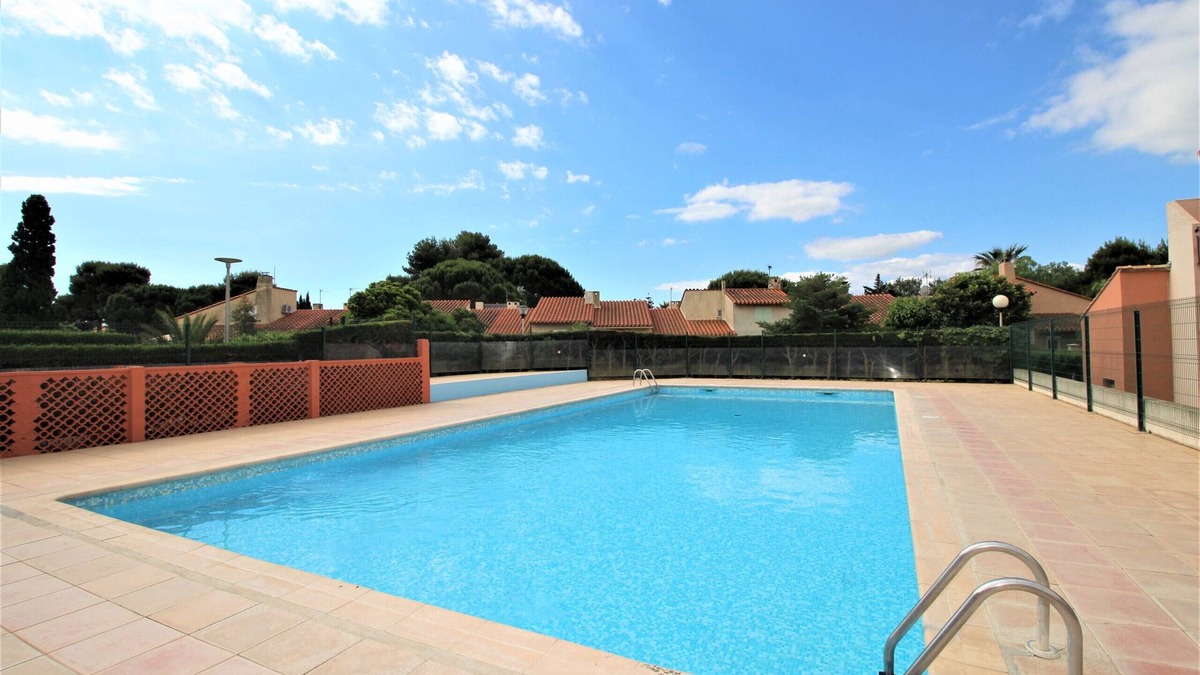 Les Arenes House | Maisonette T2 et parking dans résidence avec piscine