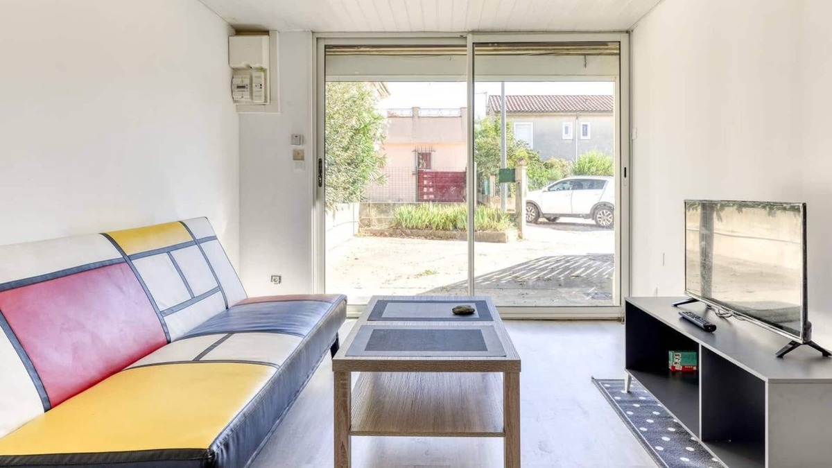 Conques-sur-Orbiel House | maisonette with terrace and garden