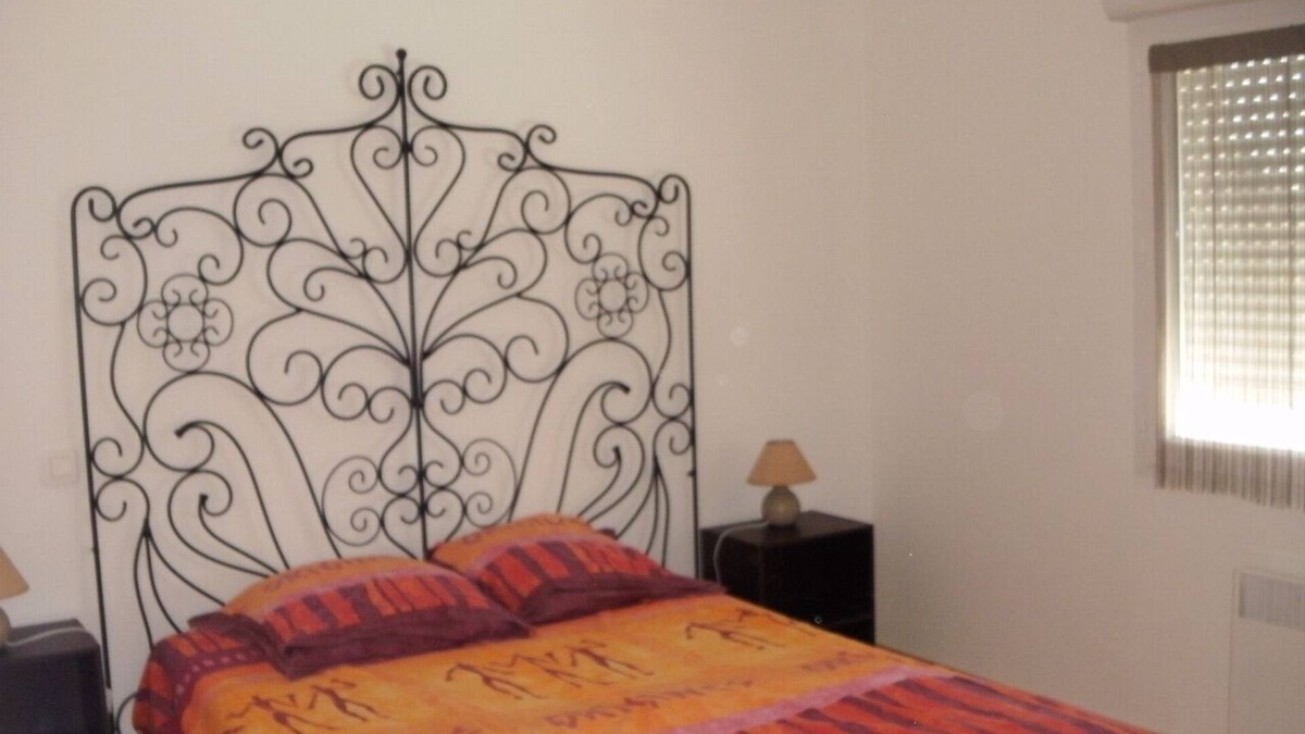 Saujon Apartment | Maisonnette 2/4 pers tout confort, terrasse et WIFI, proche plages ROYAN. ANCV