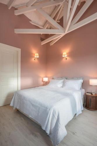 Kiparissia Apartment | Maistro Residence - Old Town Home Collection