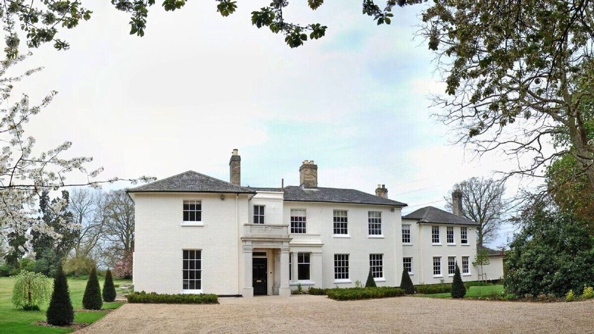 Pettistree House | Majestic Georgian Country Manor