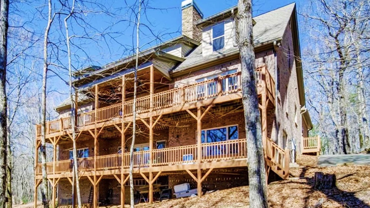 Tate Cabin | Majestic Mountain Cabin: Big Canoe Pass, Trails, Fishing, Waterfalls & More!