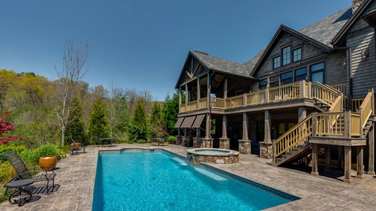 Mill Spring House | Majestic Mountain Retreat with Pool !