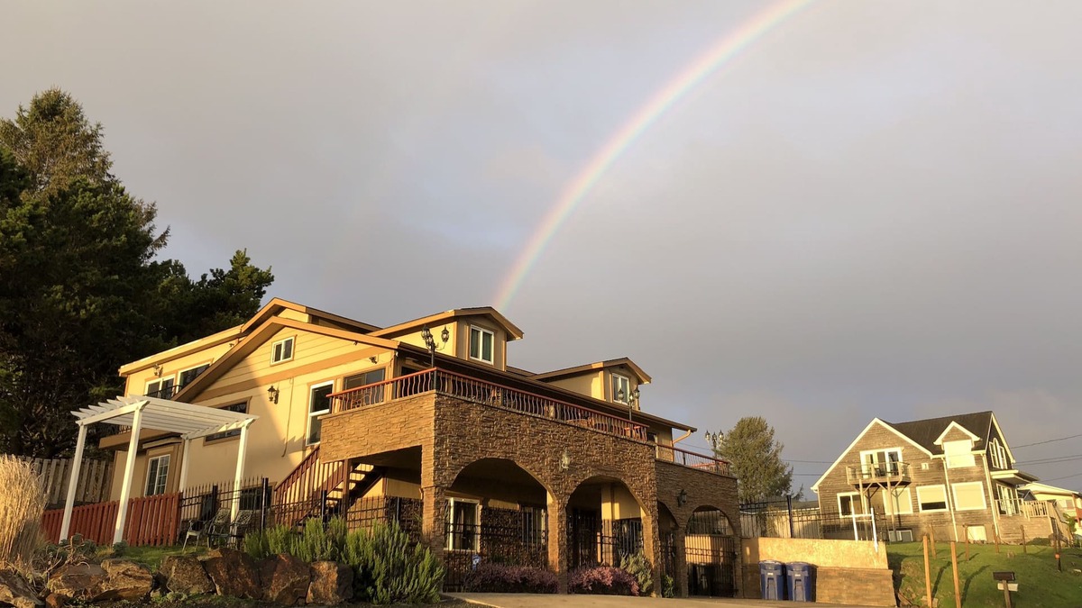 Roads End House | Majestic View, Luxury Home, Corp Retreat, Sauna, Roads End