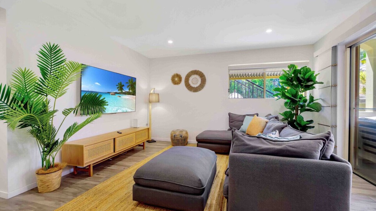 Mount Coolum Apartment | Makai - Hawaiian for `toward the ocean`