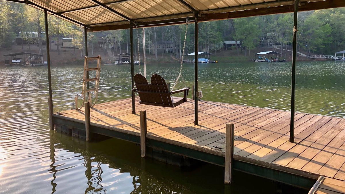 Gumlog House | Make memories at the lake!