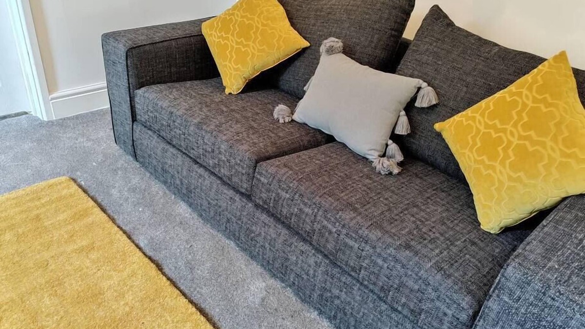 Abercwmboi Apartment | Make this your base! TV in every bedroom!