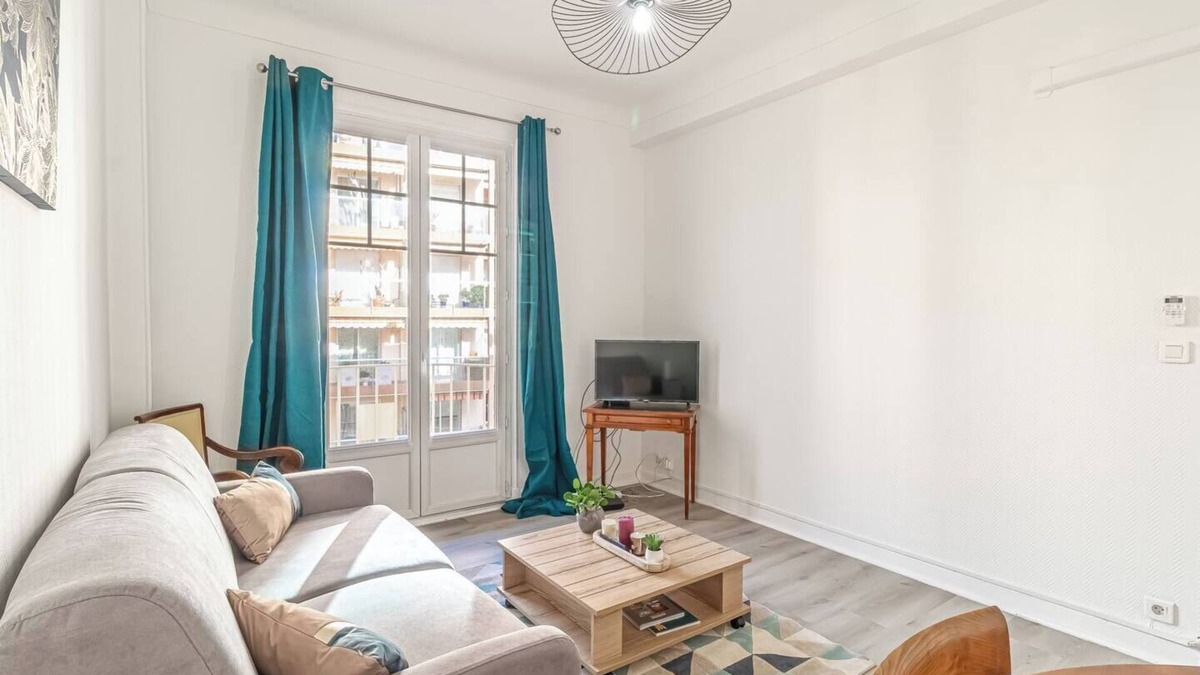 Beausoleil Condo | Make your life simplest in this peaceful and central accommodation