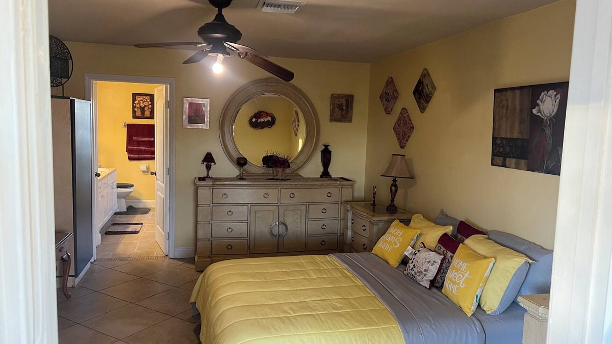 Lehigh Acres Apartment | Make yourself at home in this delightful 1-bedroom Lehigh Acres retreat.