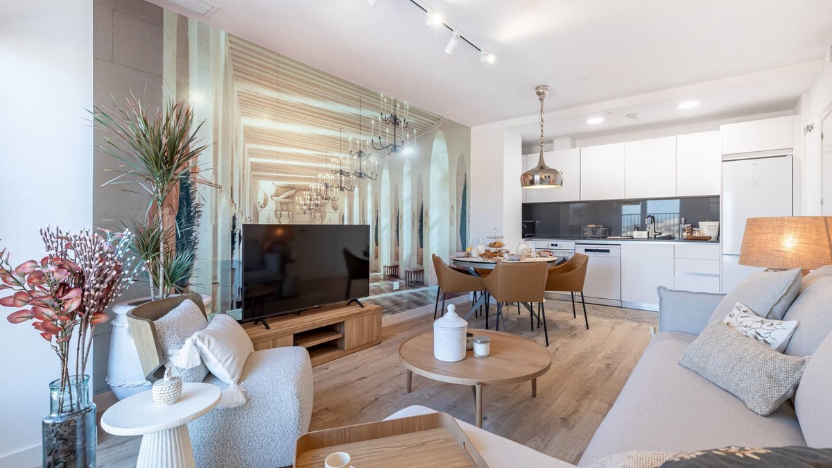 Palma-Palmilla Apartment | Malaga Skyline 7 Pool & PK Free