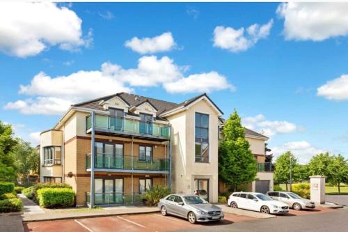 Sutton Cross Apartment | Malahide Dublin Airport Superior Large Serviced Apartment - Sleeps 6
