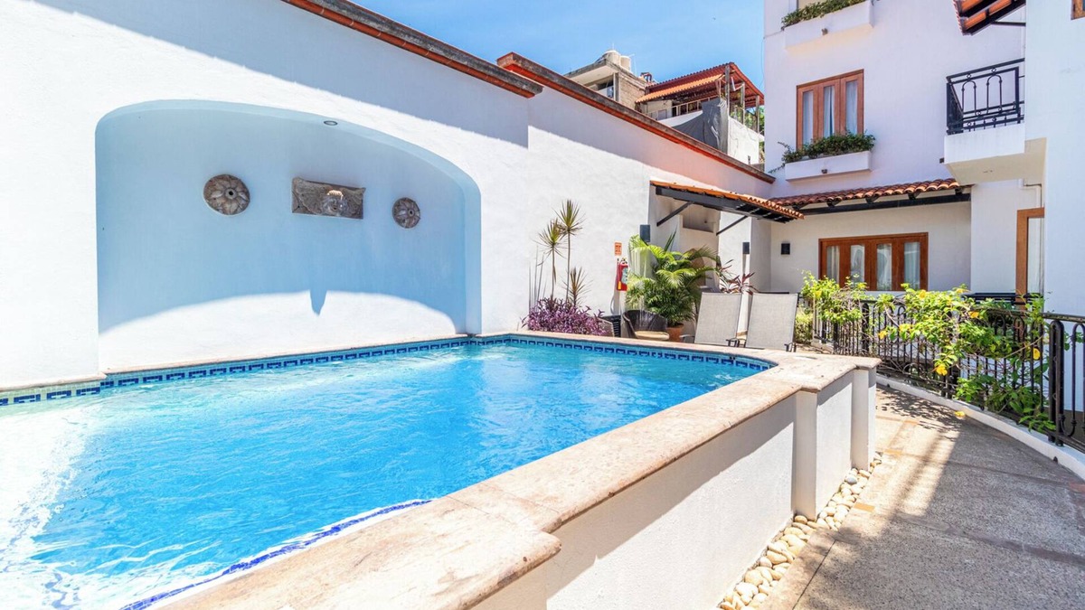 Lazaro Cardenas Condo | Malecon Dream home. 3 bedroom 3 full bath sleeps 6-8 close to everything