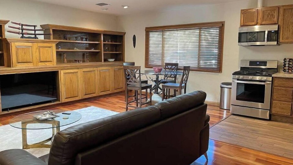 Malibu Canyon House | Malibu Canyon, Calabasas 1+1 Luxury Guest Suite