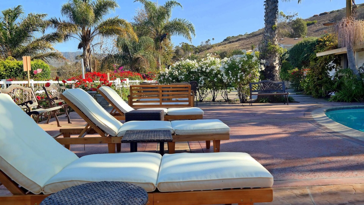 Central Malibu Hotel | Malibu Country Inn