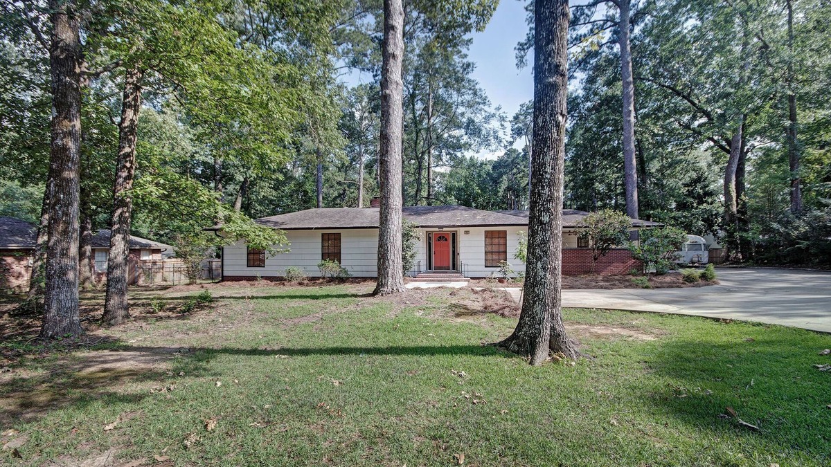 Tougaloo House | Mallard Manor: 3bd/2ba Home near WholeFoods