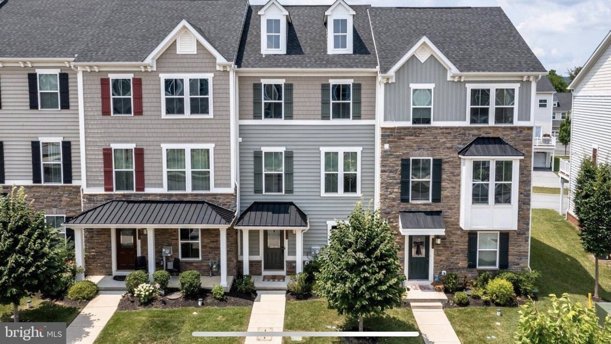 Malvern House | Malvern Full Townhome