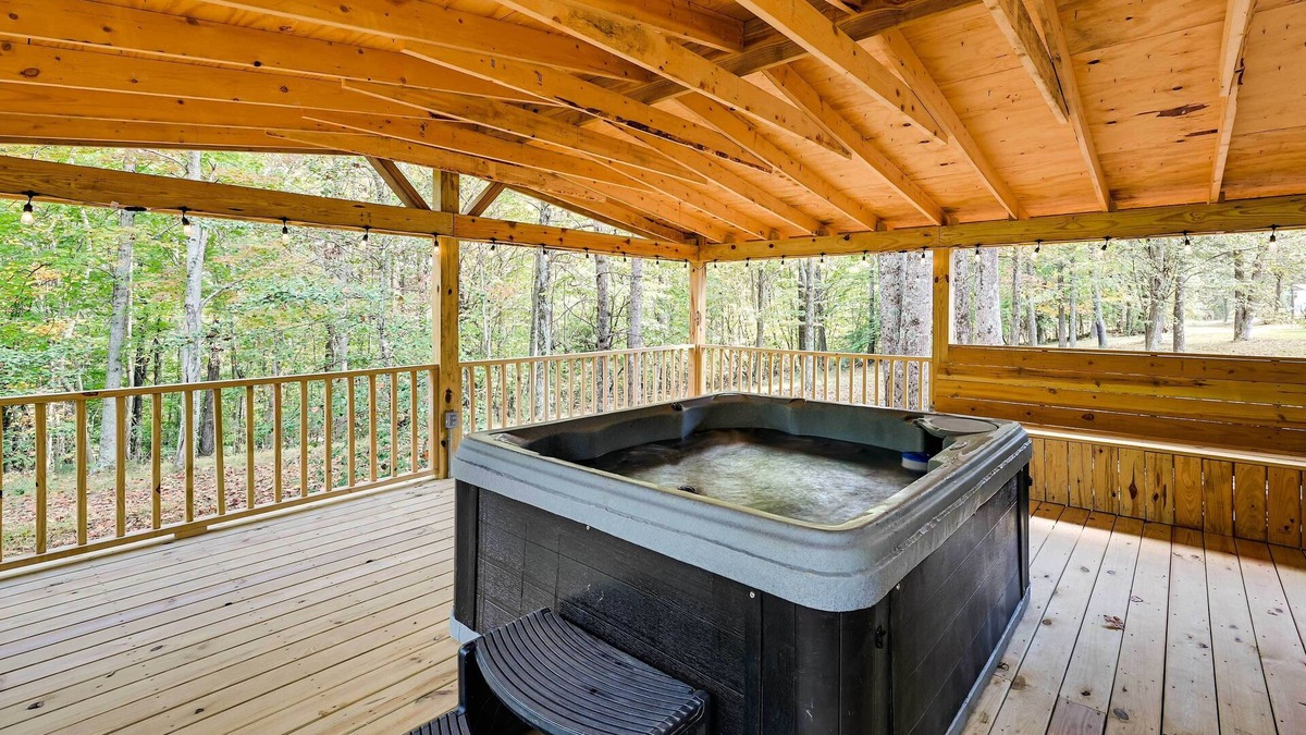 Mammoth Cave Cabin | Mammoth Cave Cabin w/Fire Pit - 3 Mi to Lake!