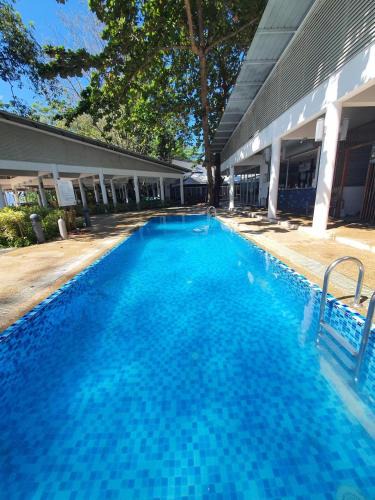 Pantai Barat Division Resort | Mamutik Island Lodge