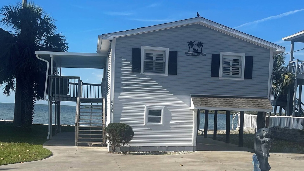 Driftwood Isles House | MANATEE COTTAGE: Gulf Front 2-bedroom house