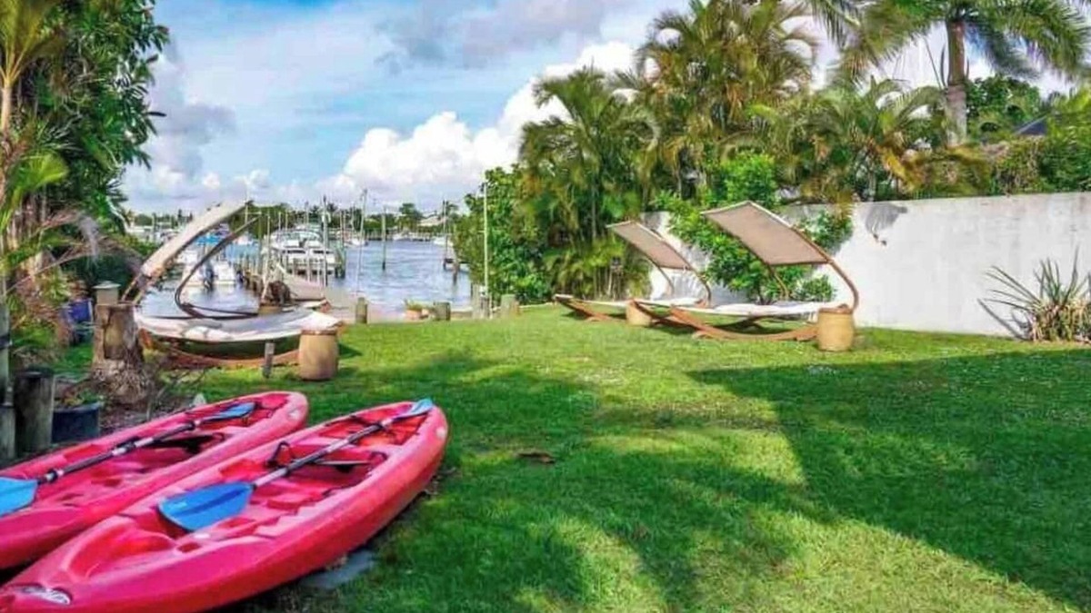Rocky Point House | Manatee Pocket! Whole House & Backyard to Yourself