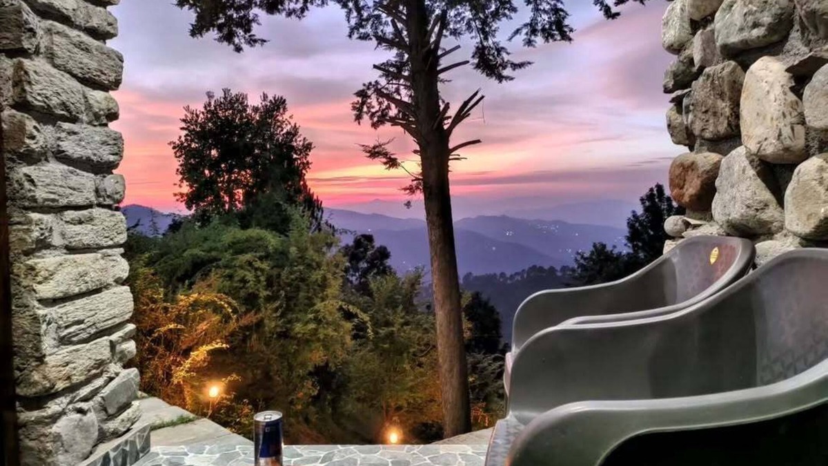 Jakh Hotel | Mandeva Wooden castle