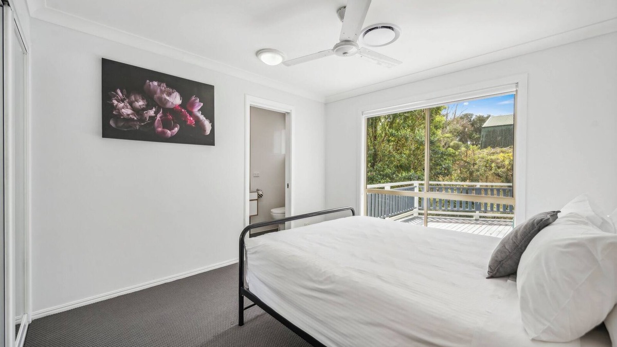 Toormina Apartment | Mango Cottage 12 – Spacious 6-Bedroom Coastal Escape with Pool