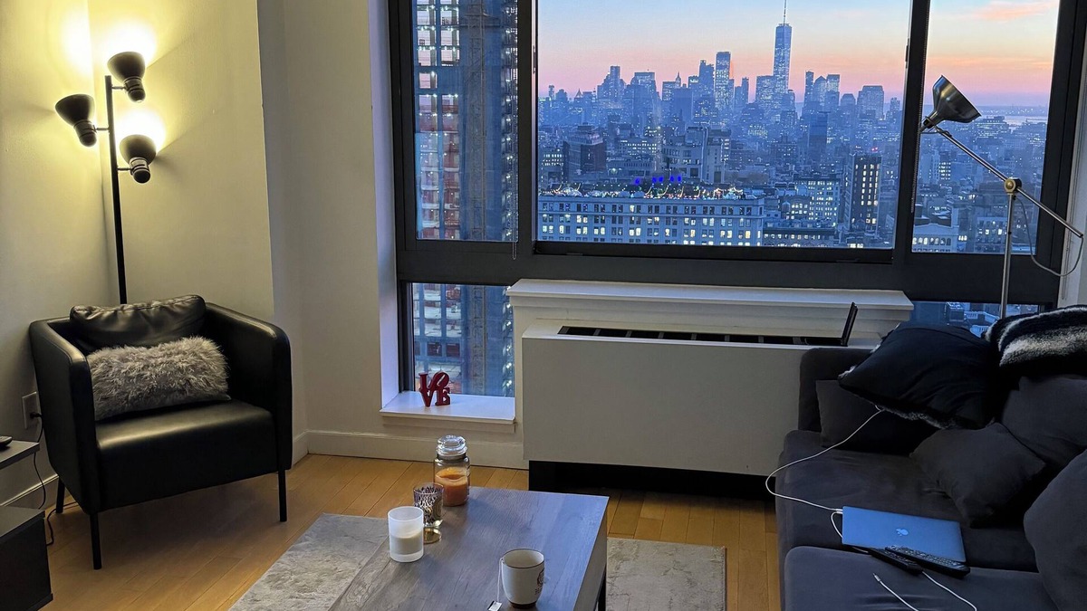 Union Square Apartment | Manhattan Luxe Views Near Empire State